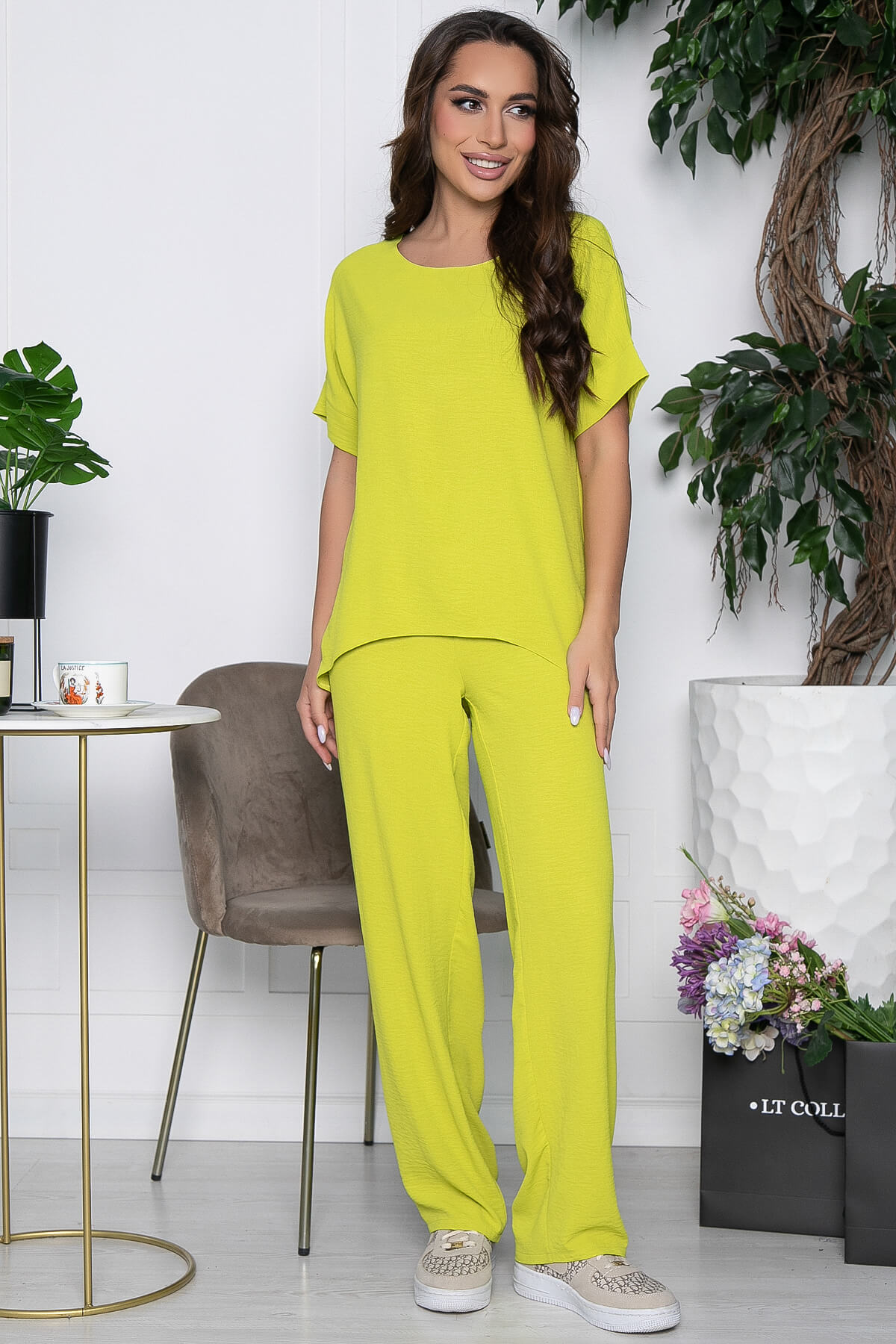 

Костюм женский LT Collection Меган зеленый 52 RU, Меган