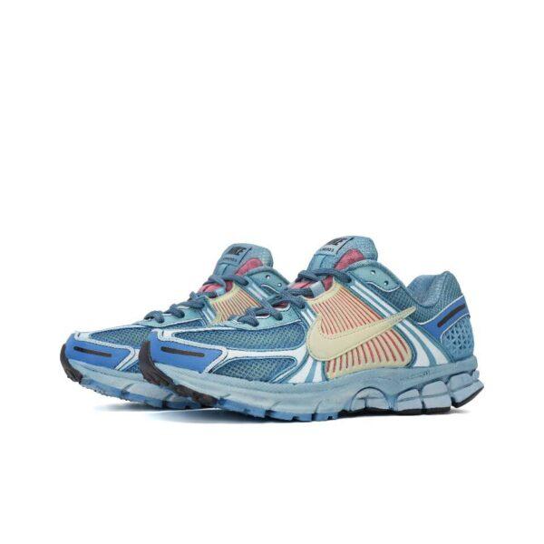 

Кроссовки унисекс Nike Zoom Vomero 5 45 eu (в наличии) голубые 45 EU, Голубой, Zoom Vomero 5 45 eu (в наличии)