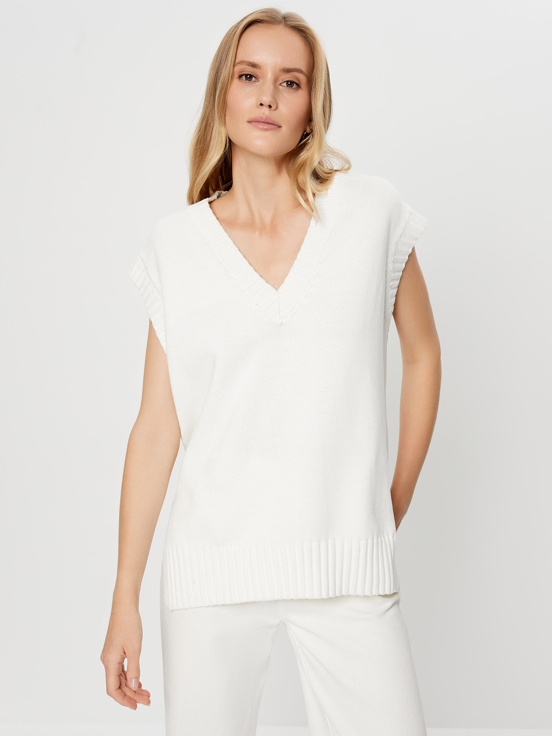 

Жилет женский ZARINA 2368621851-2 белый XS, 2368621851-2