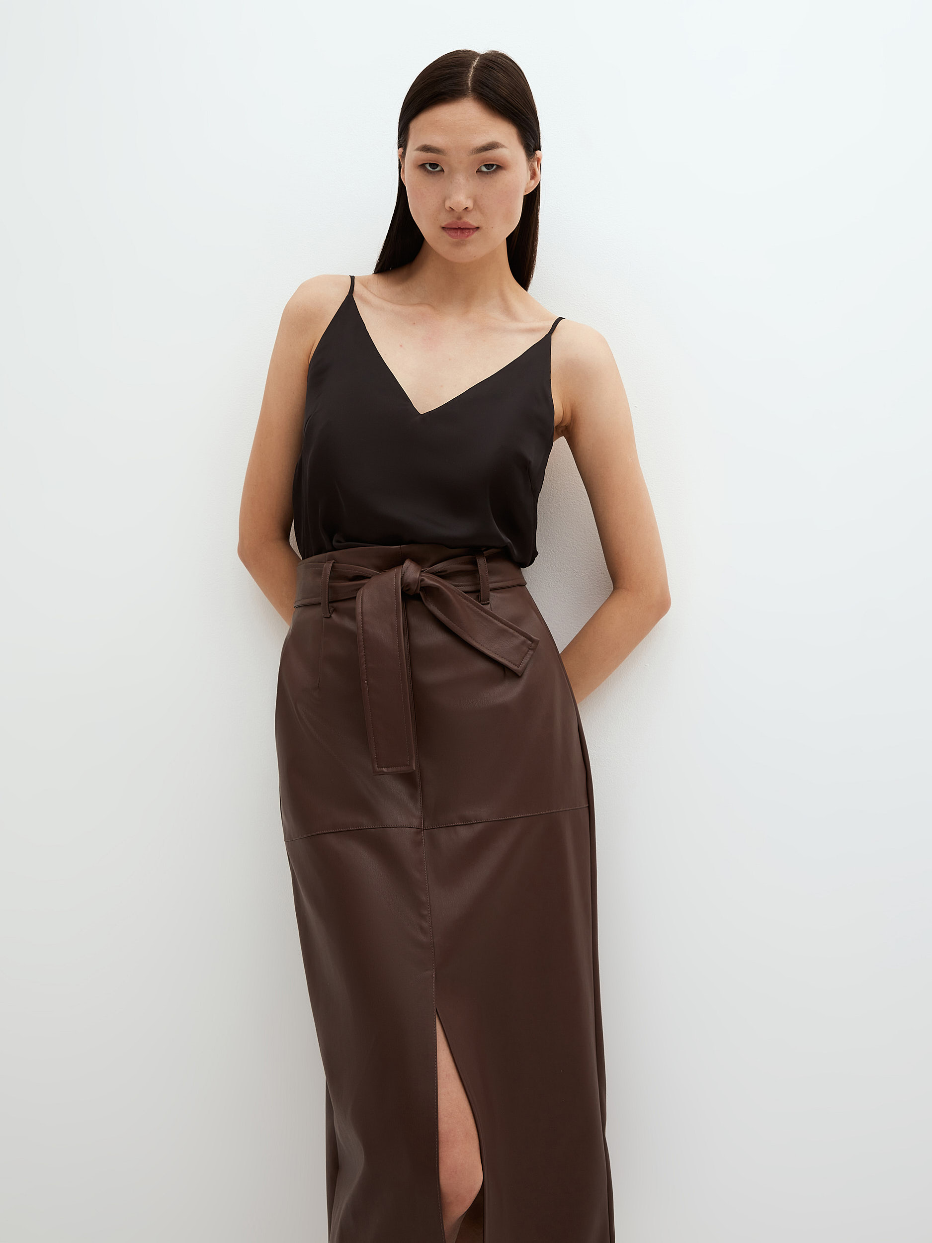 

Топ женский ZARINA 2264103303-50 черный XS, 2264103303-50