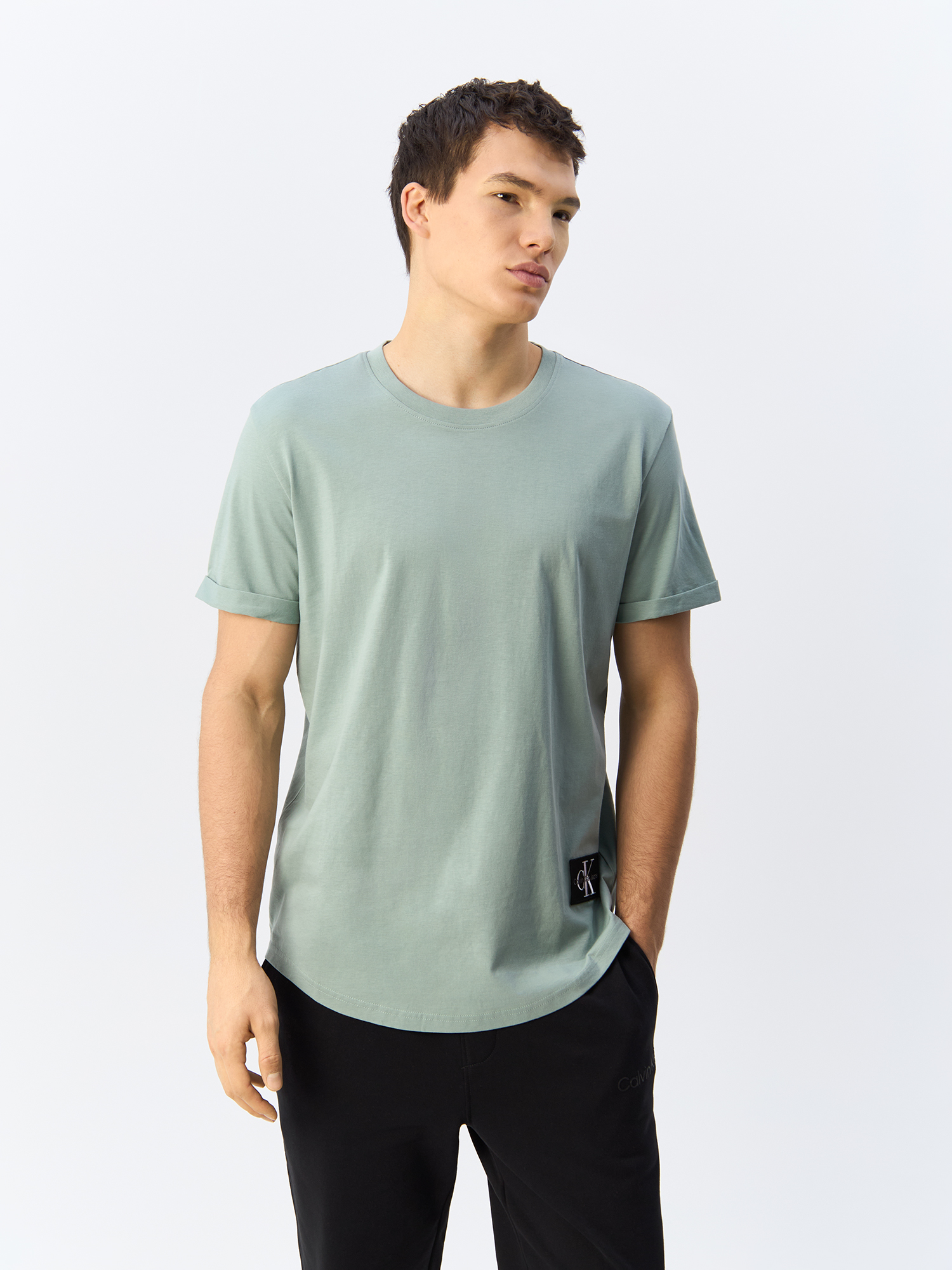 

Футболка мужская Calvin Klein Jeans J30J323482 серая L, Серый, J30J323482