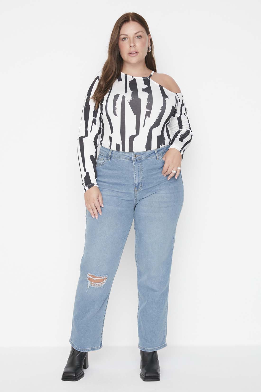 

Джинсы женские Trendyol TBBAW23CJ00054 голубые 42 EU, trendyol TBBAW23CJ00054