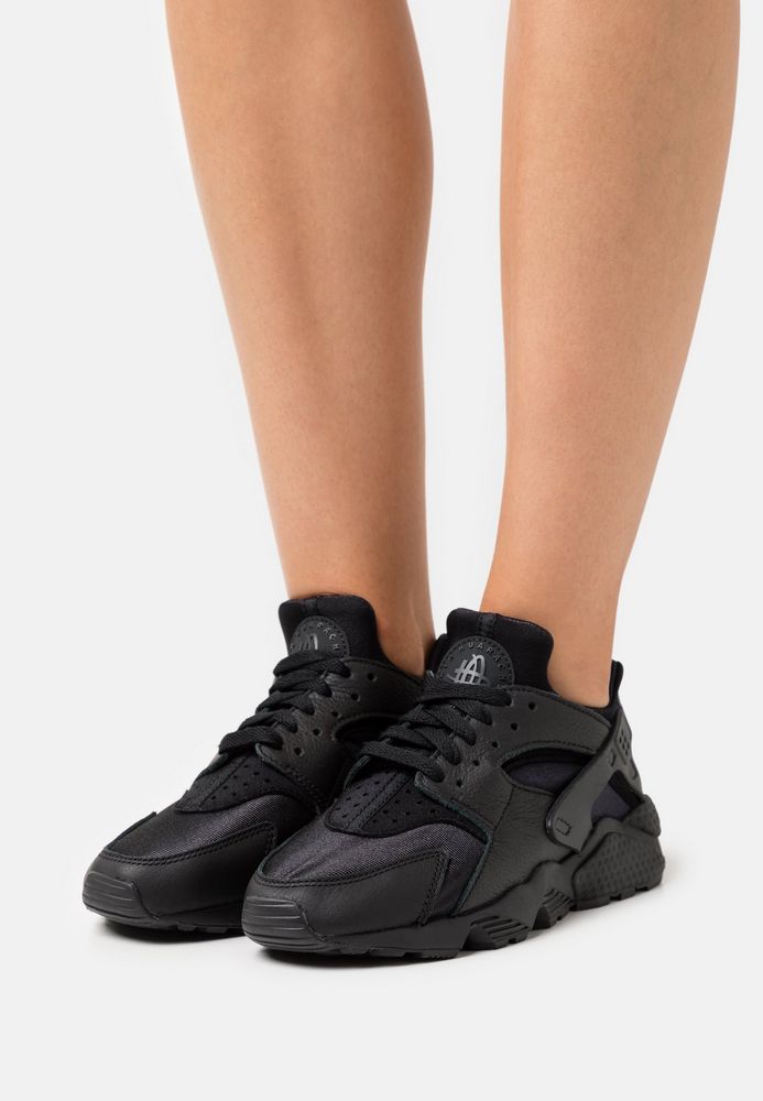 

Кроссовки женские Nike NI111A0XI черные 36 EU, Черный, NI111A0XI
