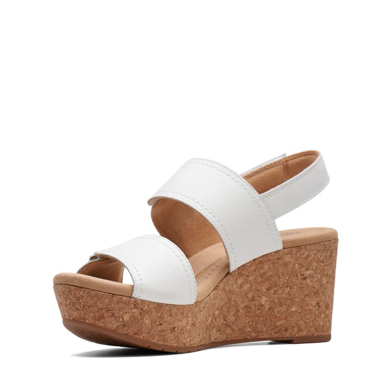 

Босоножки женский Clarks 26171313 белые 39 EU, Белый, 26171313