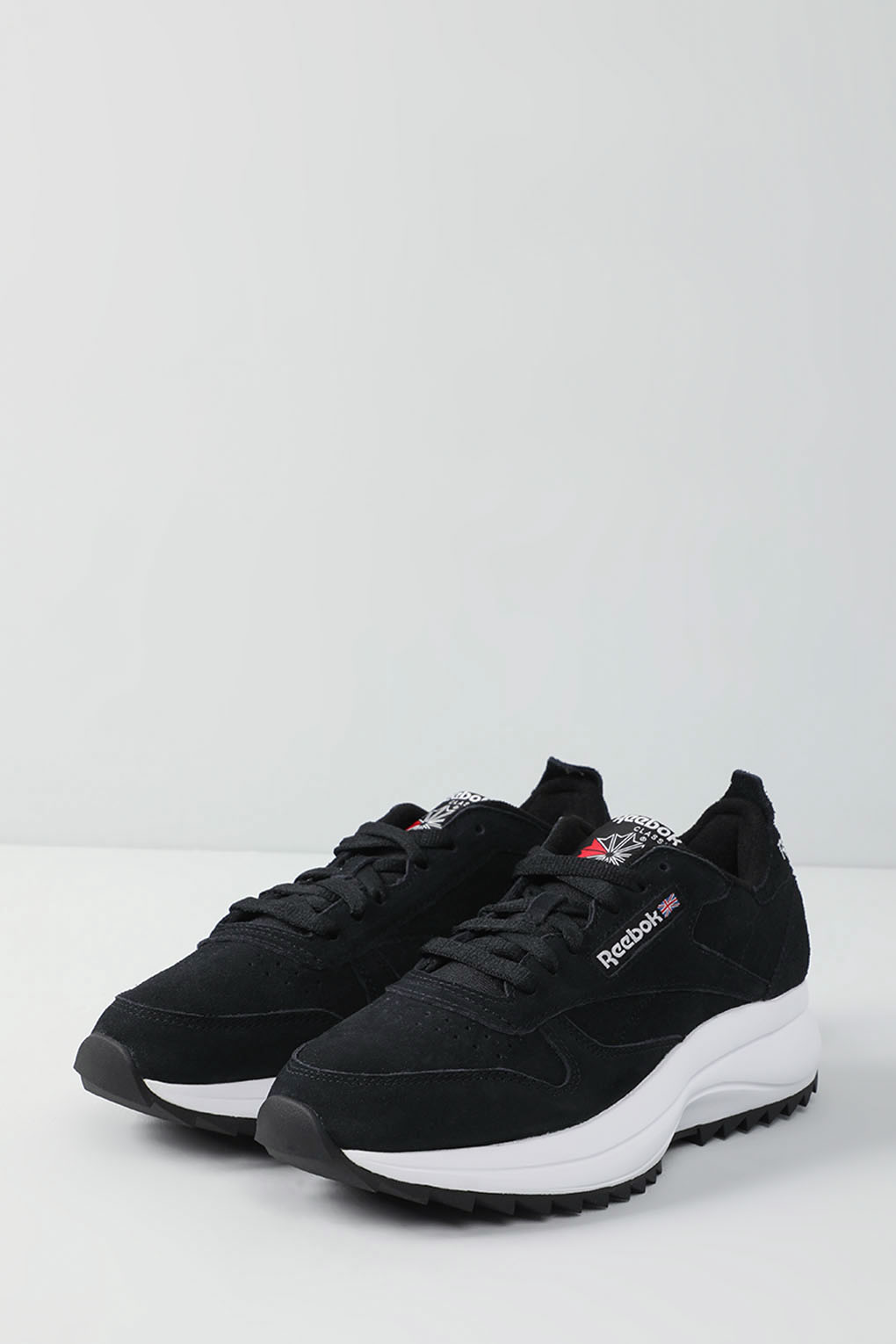 

Кроссовки женские Reebok HQ7188 черные 7.5 US, Черный, HQ7188