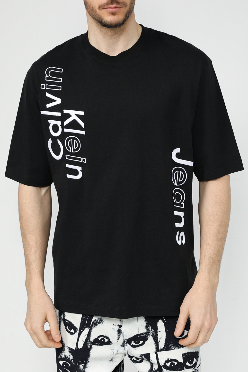 

Футболка мужская Calvin Klein Jeans J30J325491 черная L, Черный, J30J325491