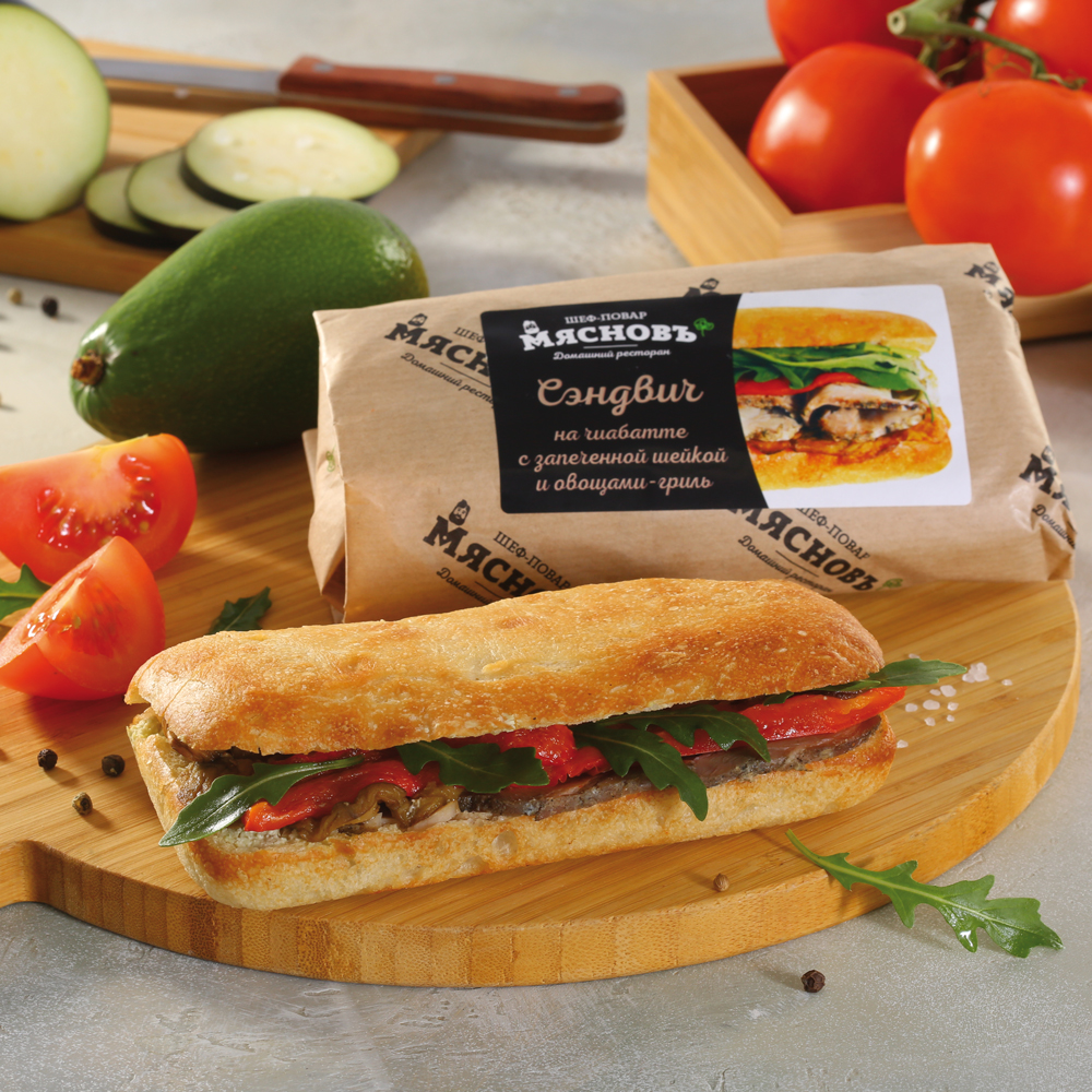 Сэндвич на чиабатте МясновЪ ШЕФ-ПОВАР с запеченной шейкой и овощами-гриль +-200 г