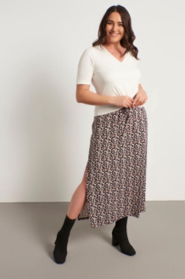 

Юбка женская My Line Moda 68 черная M (доставка из-за рубежа), Черный, 68