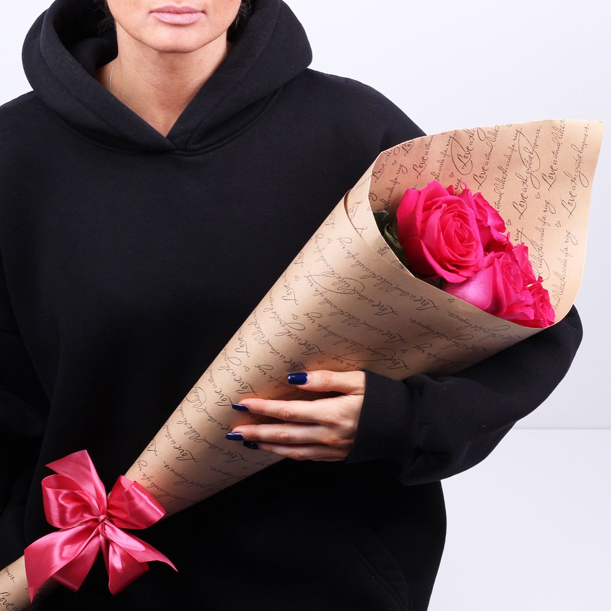 

Букет 5 роз Цветочный Ряд, в крафте, 80 см