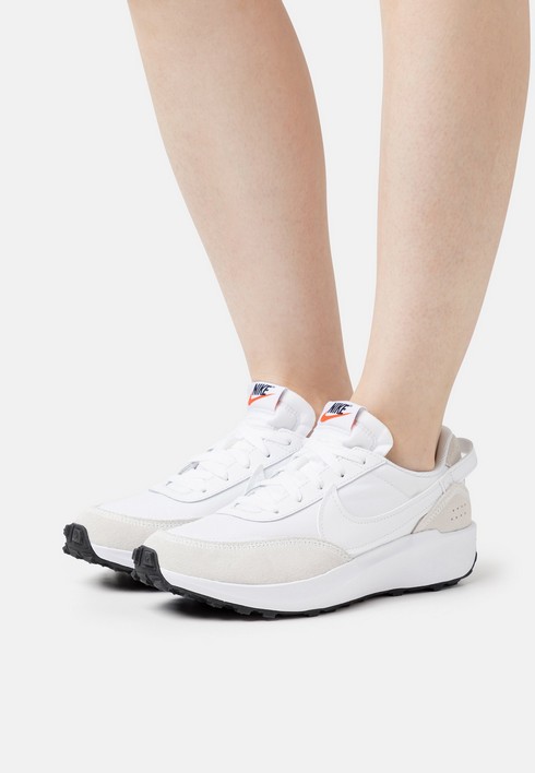 

Кроссовки женские Nike Womens Waffle Debut белые 37.5 EU (доставка из-за рубежа), Белый, Womens Waffle Debut