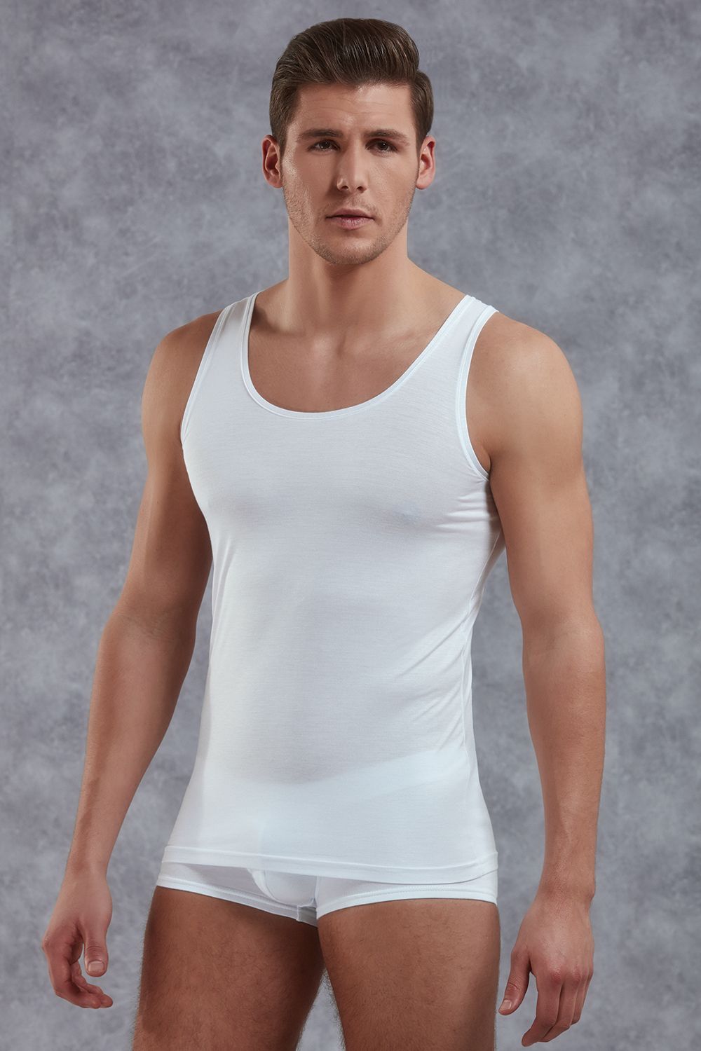 

Майка домашняя мужская Doreanse 2000 белая 2XL, Белый, 2000