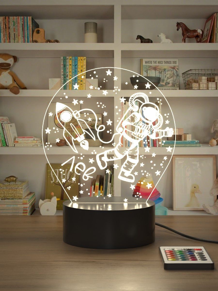 

Ночник Light Insidе Космонавт с именем Лев