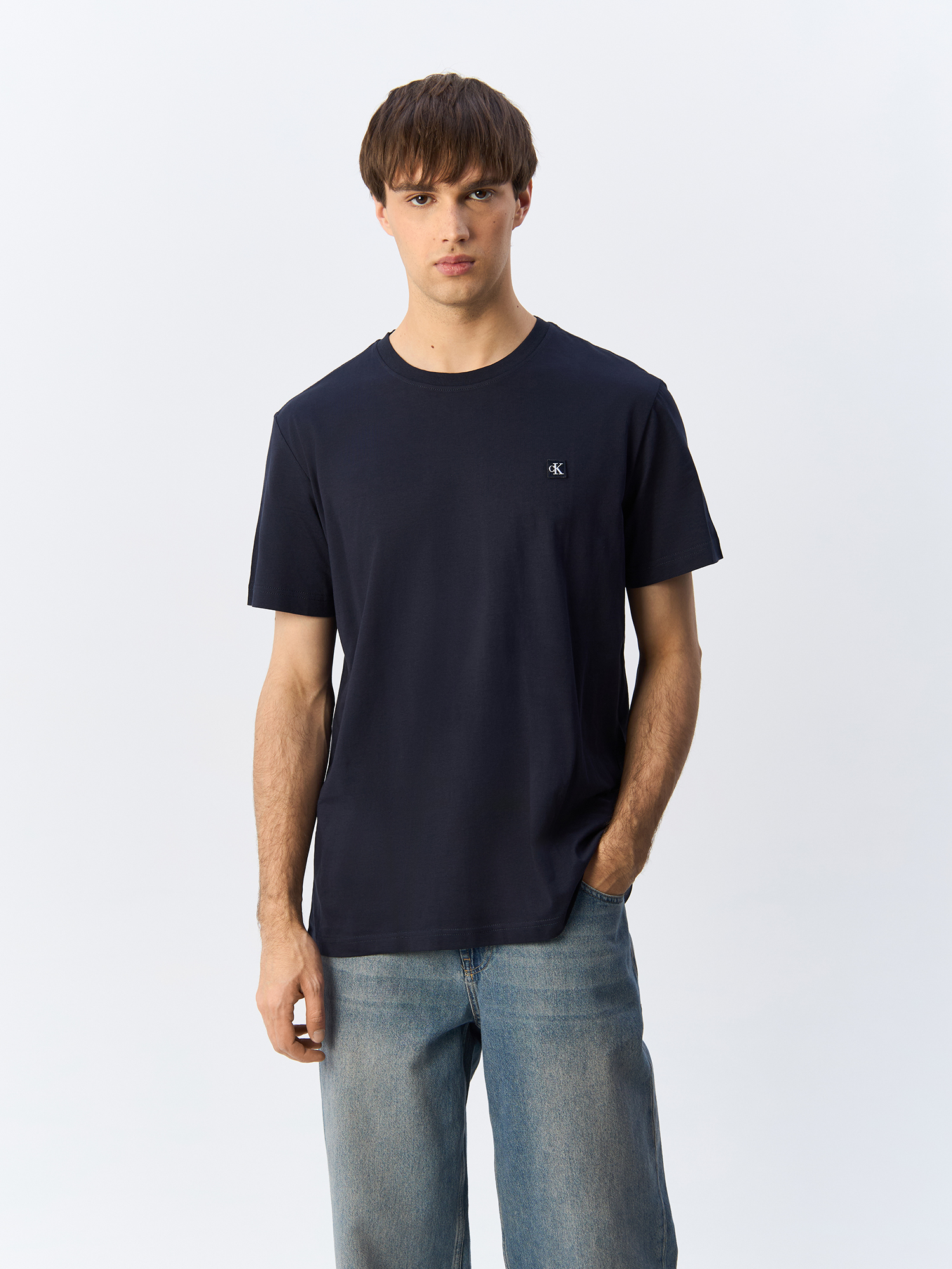 

Футболка мужская Calvin Klein Jeans J30J325268 синяя 2XL, Синий, J30J325268