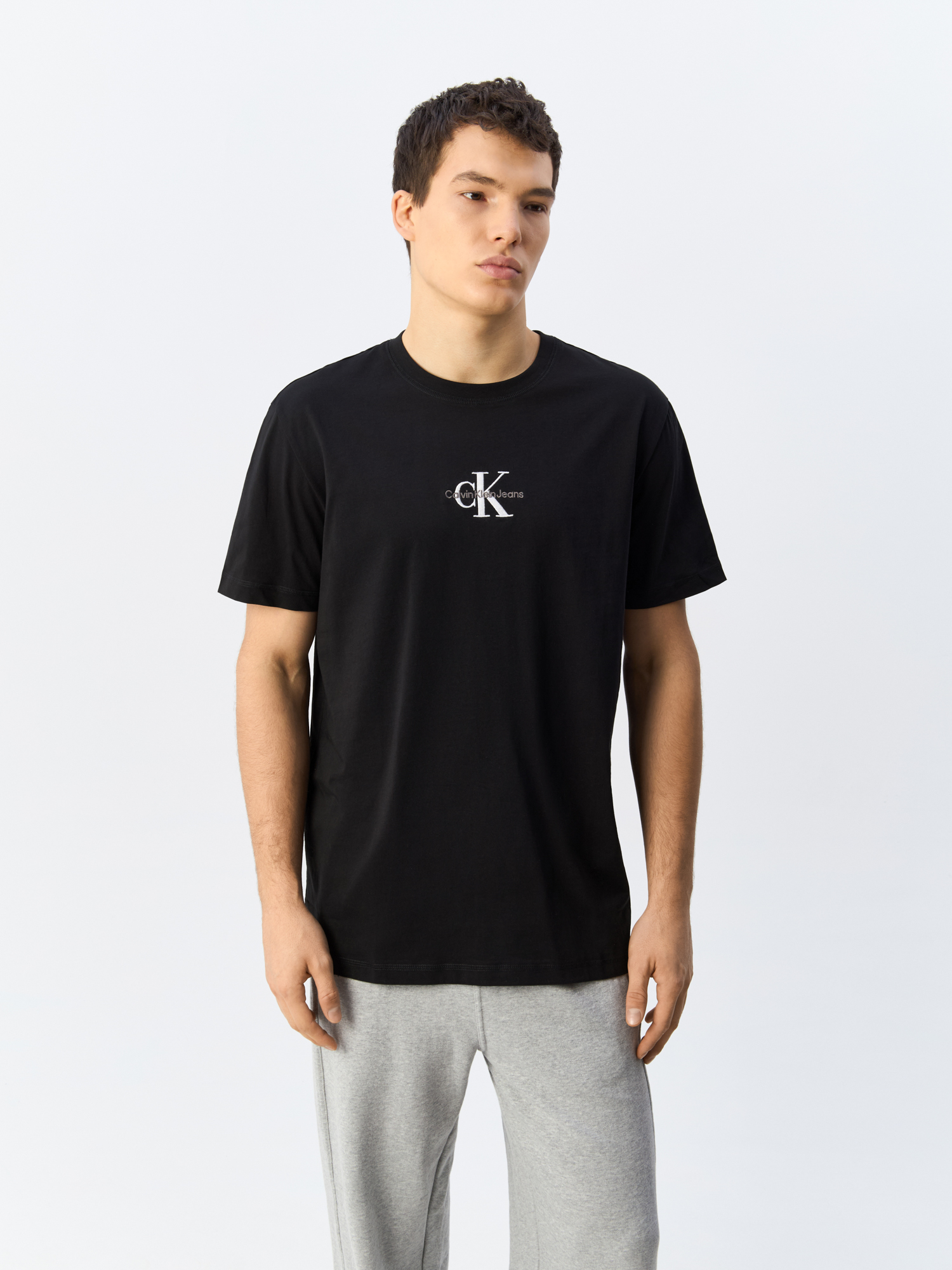 

Футболка мужская Calvin Klein Jeans J30J325649 черная L, Черный, J30J325649