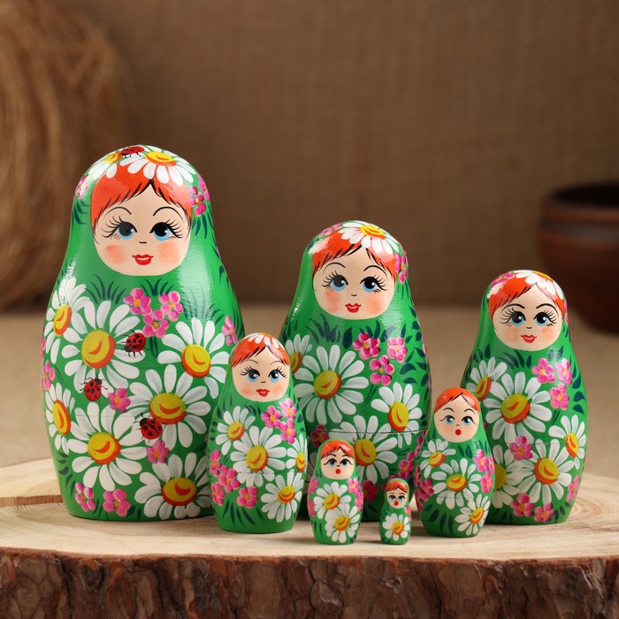 

Матрёшка "В сарафане с ромашками", 7 кукольная, 13,5х7х7 см