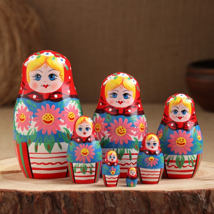 

Матрёшка "С букетом лилий", 7 кукольная, 13,5х7х7 см