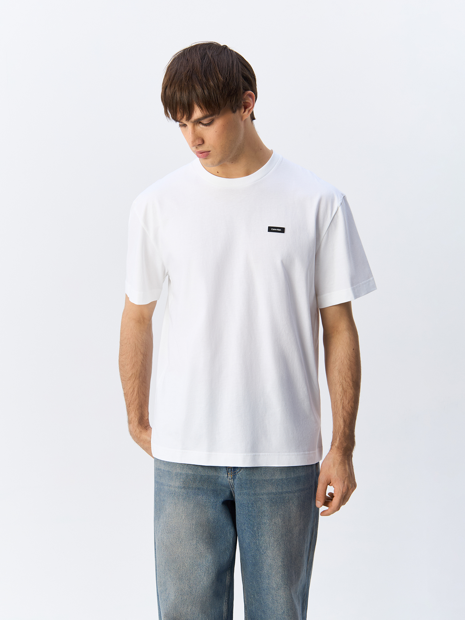 

Футболка мужская Calvin Klein K10K112749 белая L, Белый, K10K112749
