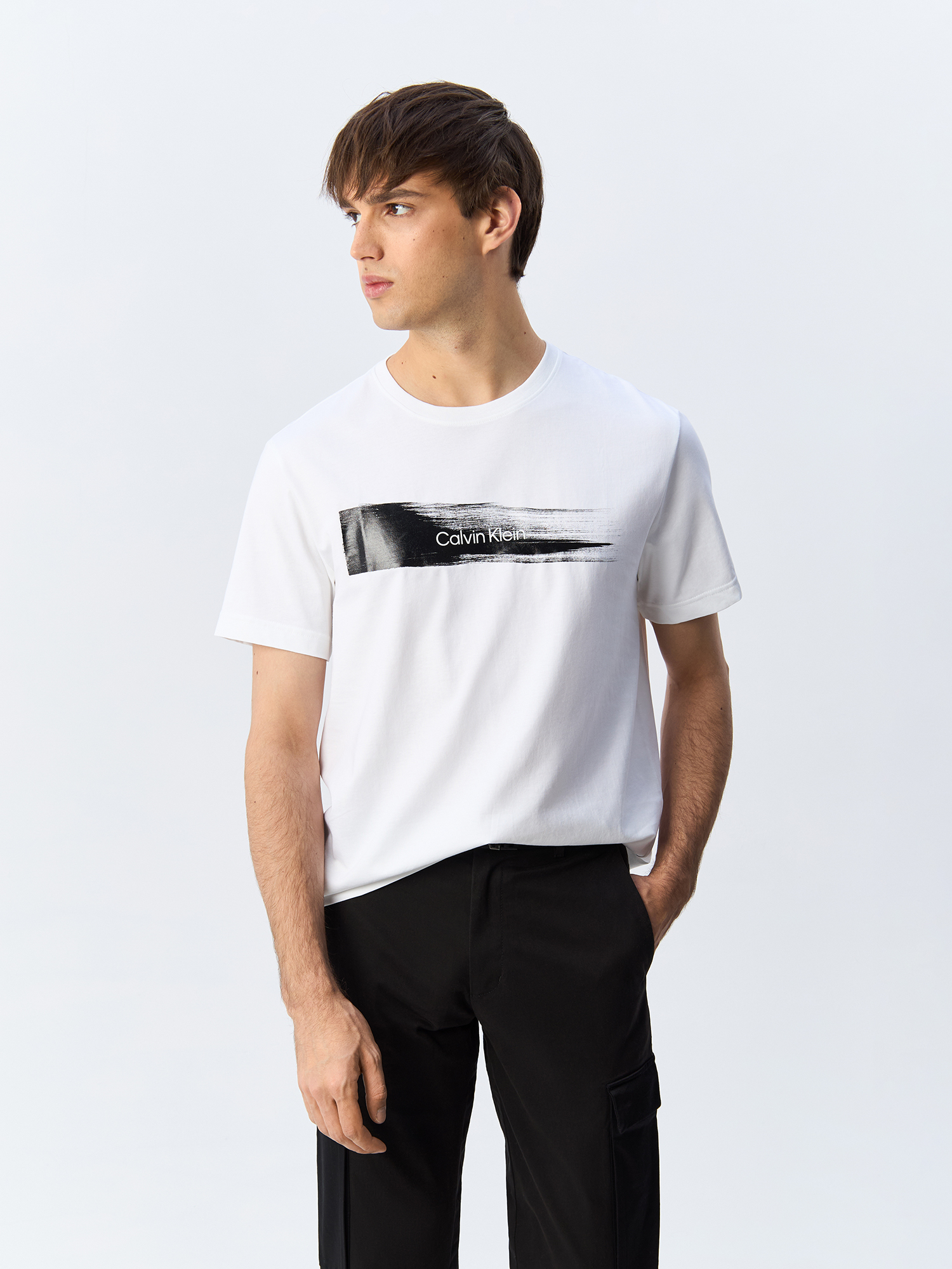 

Футболка мужская Calvin Klein K10K113113 белая XL, Белый, K10K113113