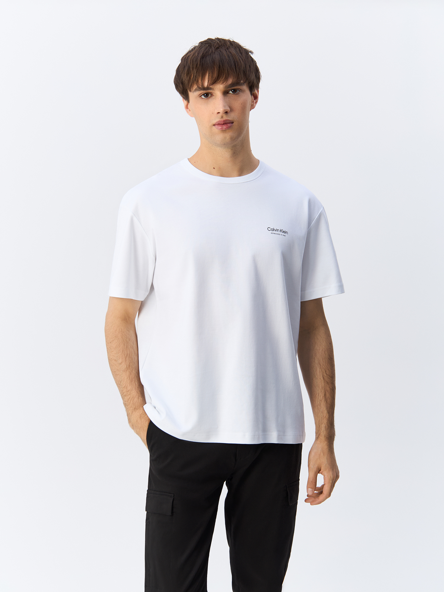 

Футболка мужская Calvin Klein K10K113104 белая 2XL, Белый, K10K113104