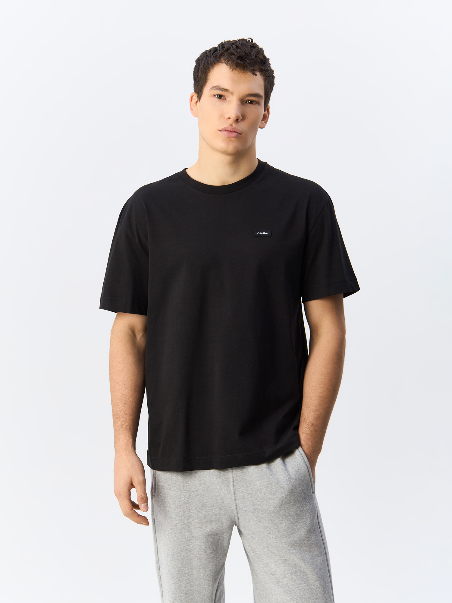 

Футболка мужская Calvin Klein K10K112749 черная M, Черный, K10K112749