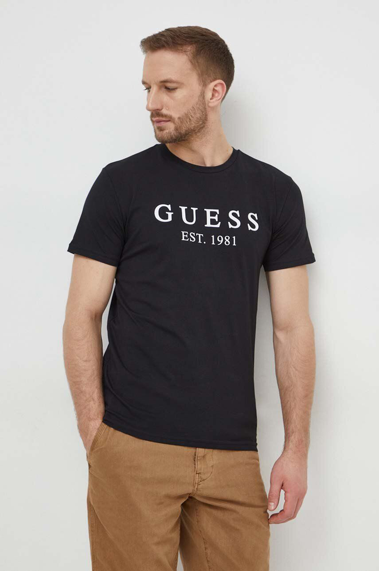 Футболка мужская Guess CN SS Tee U4RI22K6YW0 черная XL Бангладеш черный