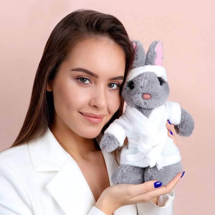 

Мягкая игрушка Зайка в халатике