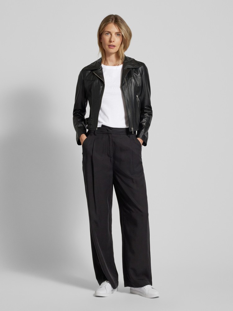 

Футболка женская Armani Exchange 6DYT15.YJ3RZ белая XS, Белый, 6DYT15.YJ3RZ