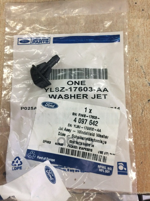 

Форсунка омывателя FORD 4 097 642