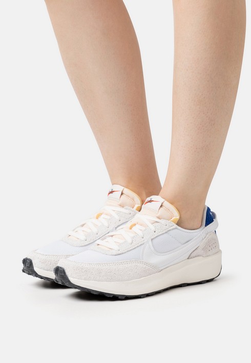 

Кроссовки женские Nike Waffle Debut белые 36.5 EU (доставка из-за рубежа), Белый, Waffle Debut