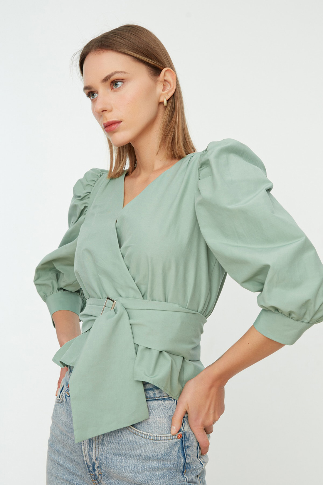 

Блуза женская Trendyol TWOAW20BZ0923 зеленая 38, TWOAW20BZ0923