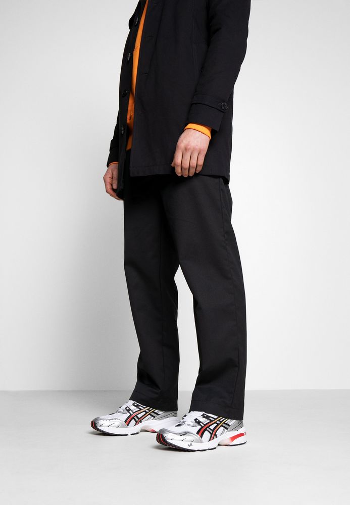 

Кроссовки унисекс Asics A0H15O03A белые 46 EU, Белый, A0H15O03A