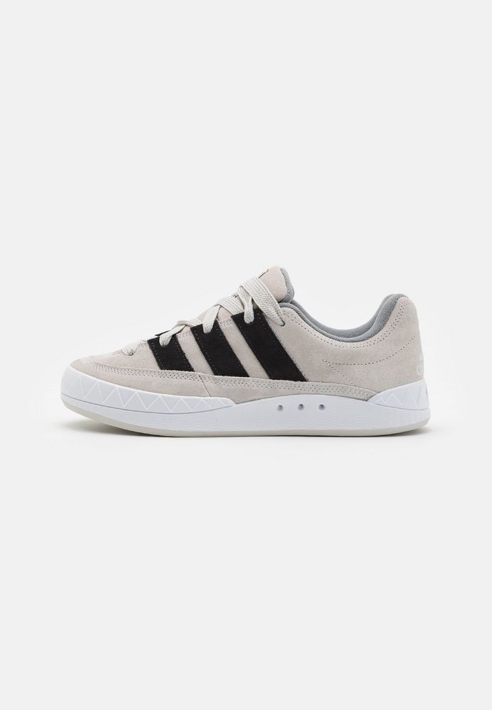 

Кеды унисекс Adidas Originals AD115O1NF серебристые 35.5 EU, Серебристый, AD115O1NF