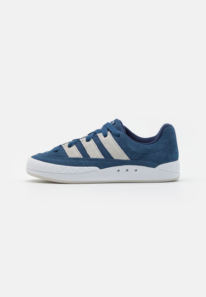 

Кеды унисекс Adidas Originals AD115O1NF синие 40 2/3 EU, Синий, AD115O1NF