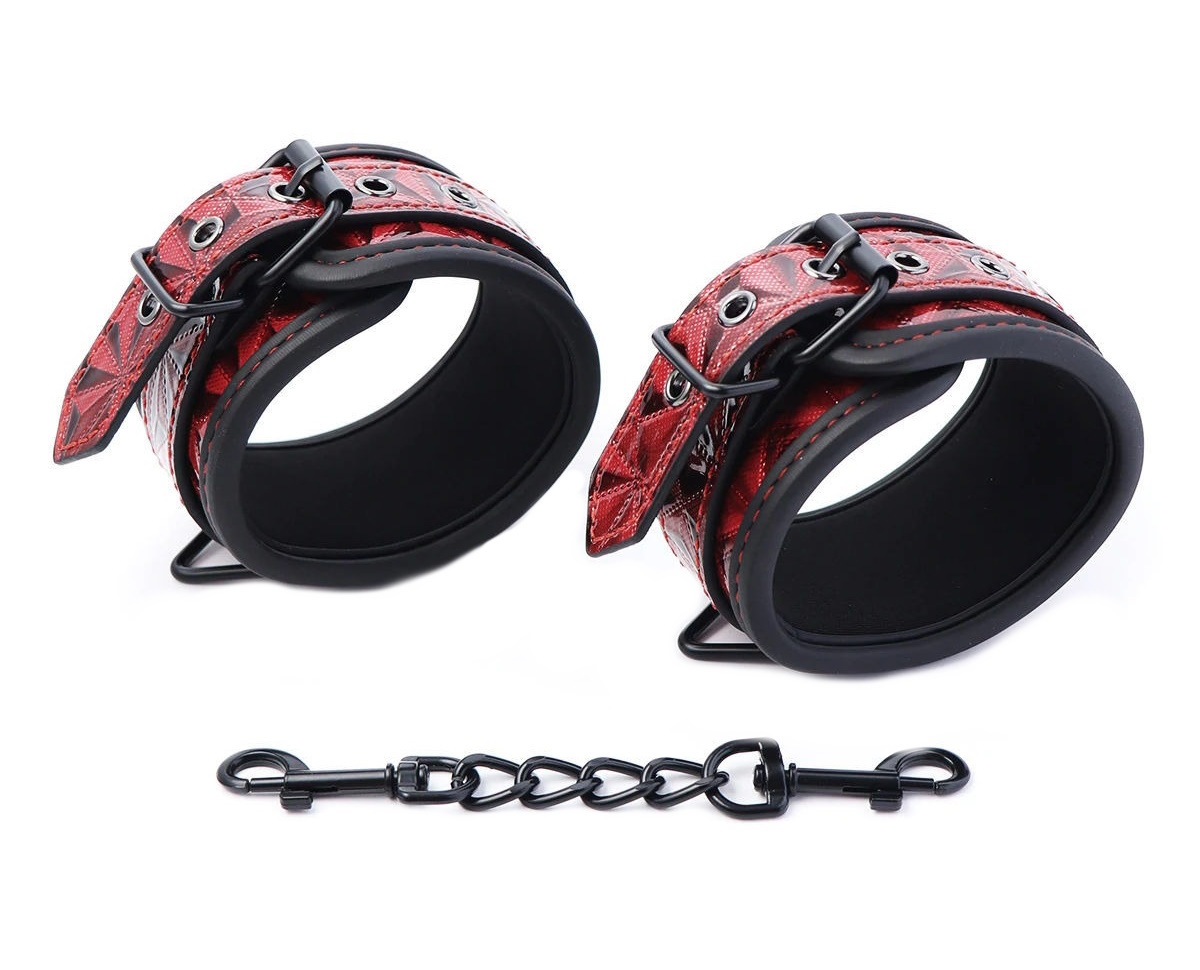 Дизайнерские поножи KISSEXPO красно-черного цвета