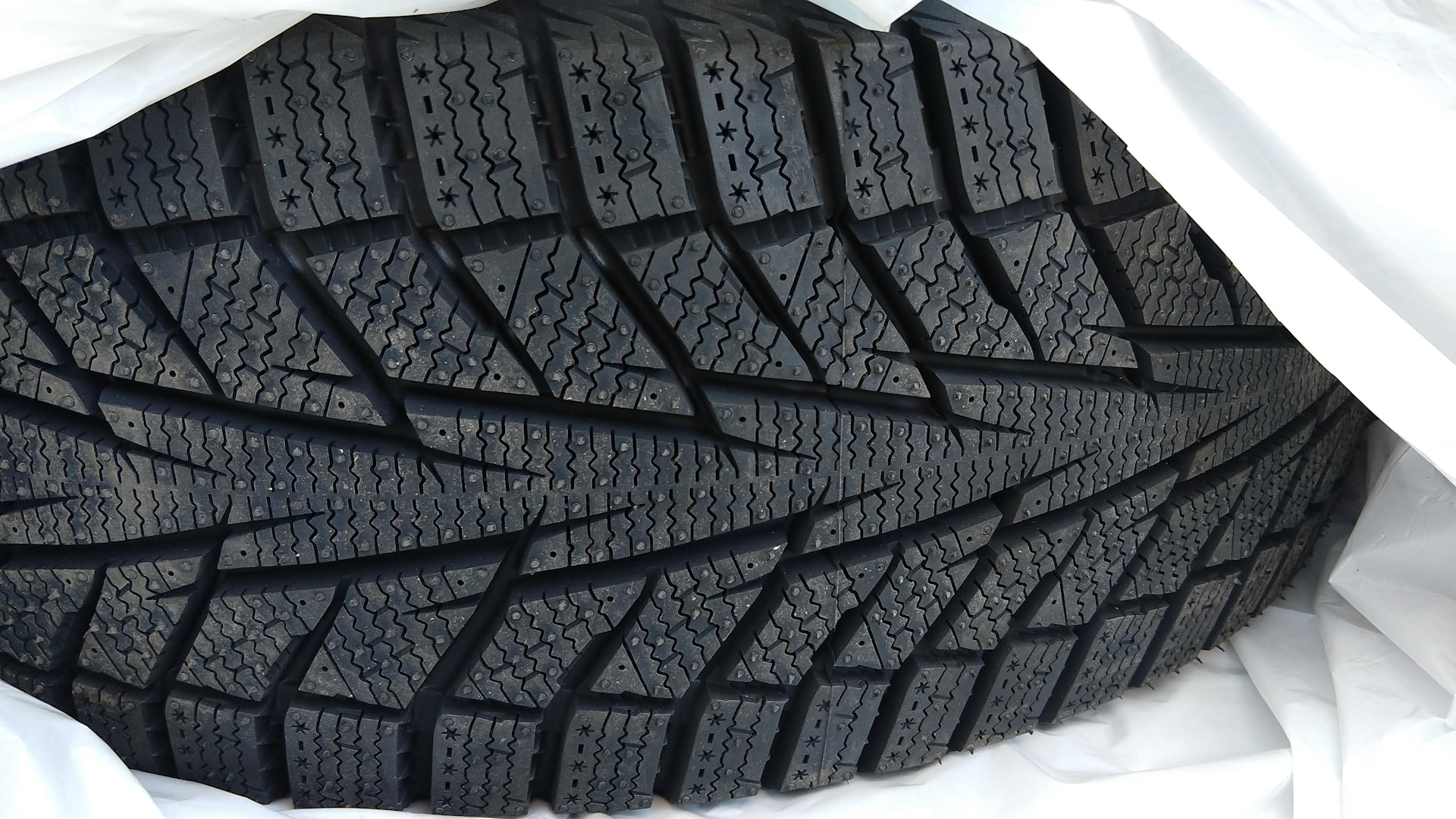 

Автошина Hankook Winter I*Cept W616 205/65 R15 99T, Winter i cept iZ2 W616