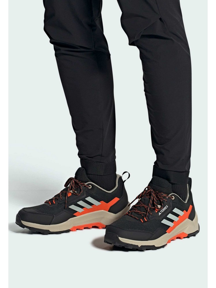 

Кроссовки мужские Adidas AD542A4QT черные 39 1/3 EU, Черный, AD542A4QT