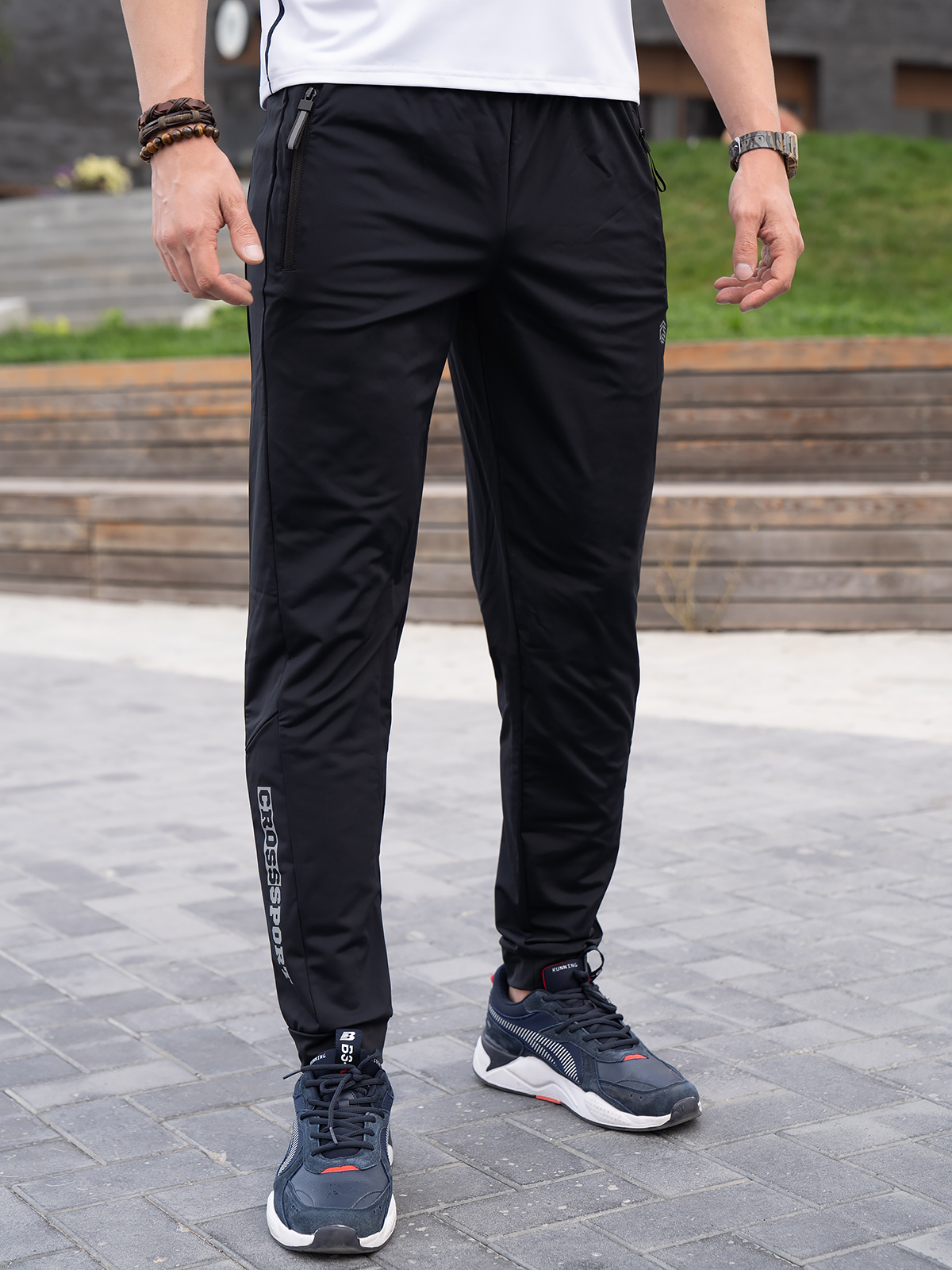 

Спортивные брюки мужские CROSSSPORT Бмн-062 черные 52 RU, Черный, Бмн-062