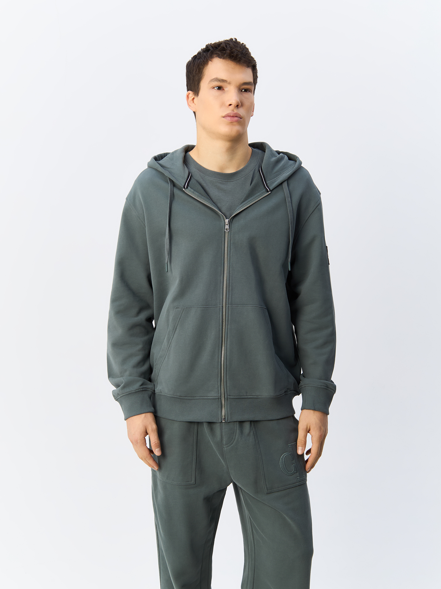 

Толстовка мужская Calvin Klein Jeans J30J325627 серая XXL, Серый, J30J325627