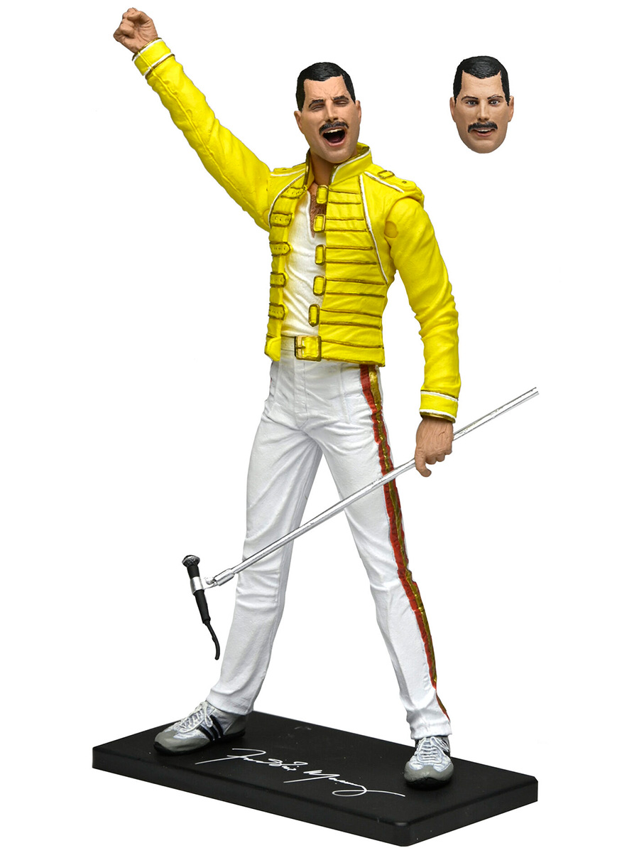 Фигурка Neca Фредди Меркьюри в желтой куртке Квин Queen микрофон подставка 18,5 см