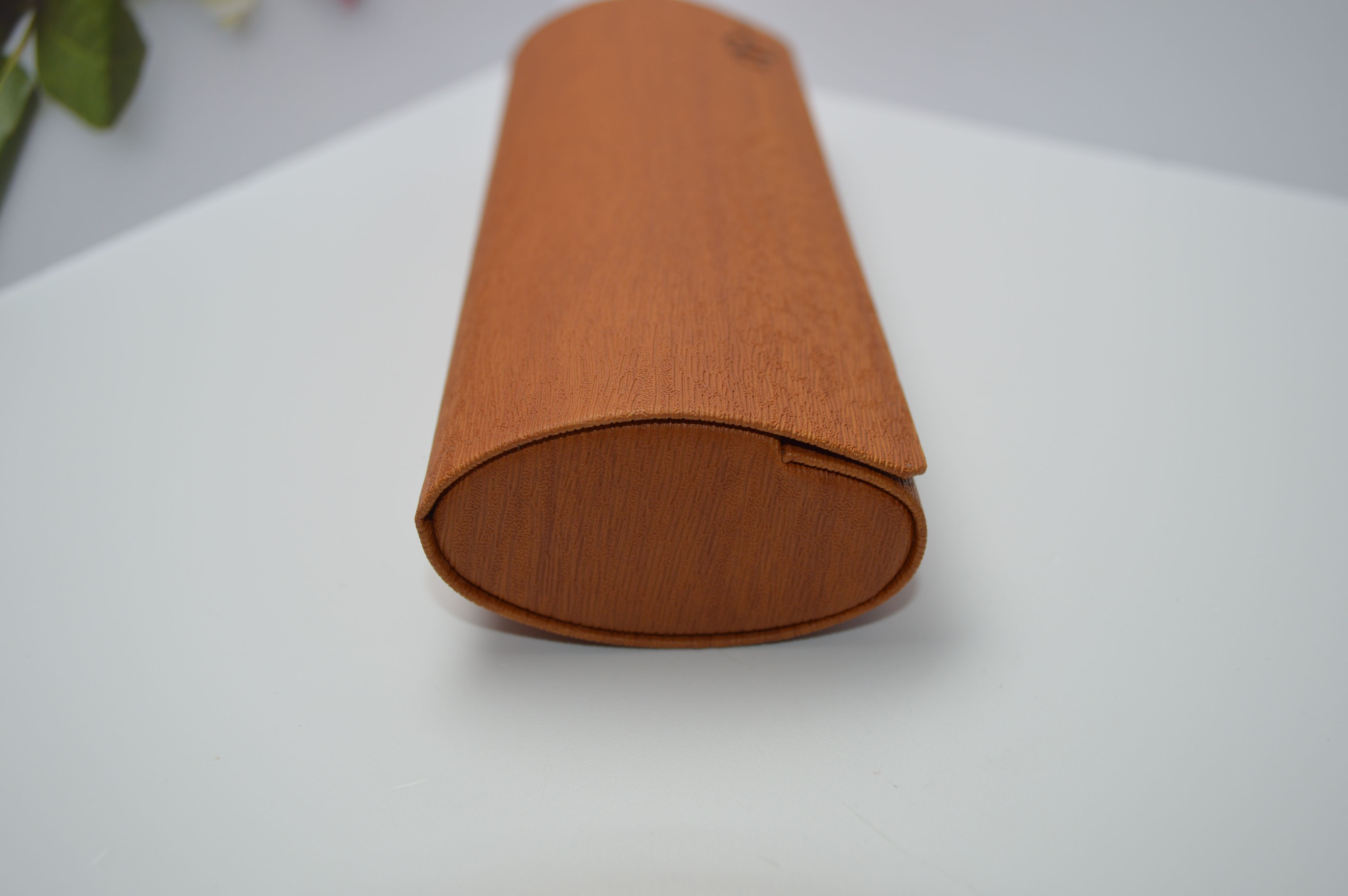 

Футляр унисекс NoBrand OL-F-LW-35-sbrown коричневый, OL-F-LW-35-sbrown