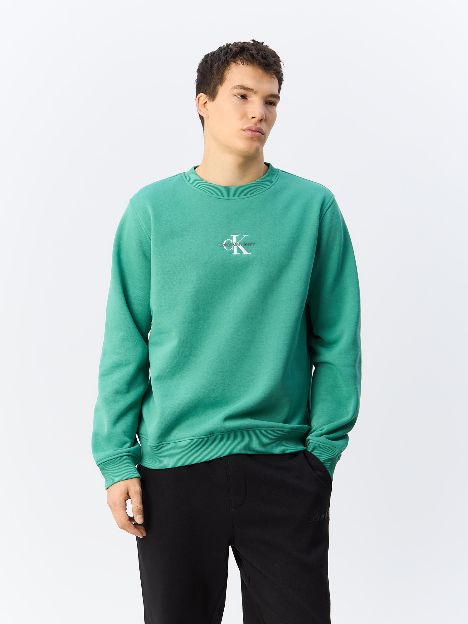 

Свитшот мужской Calvin Klein Jeans Monogrammed Sweatshirt J30J325630 зеленый L, Monogrammed Sweatshirt