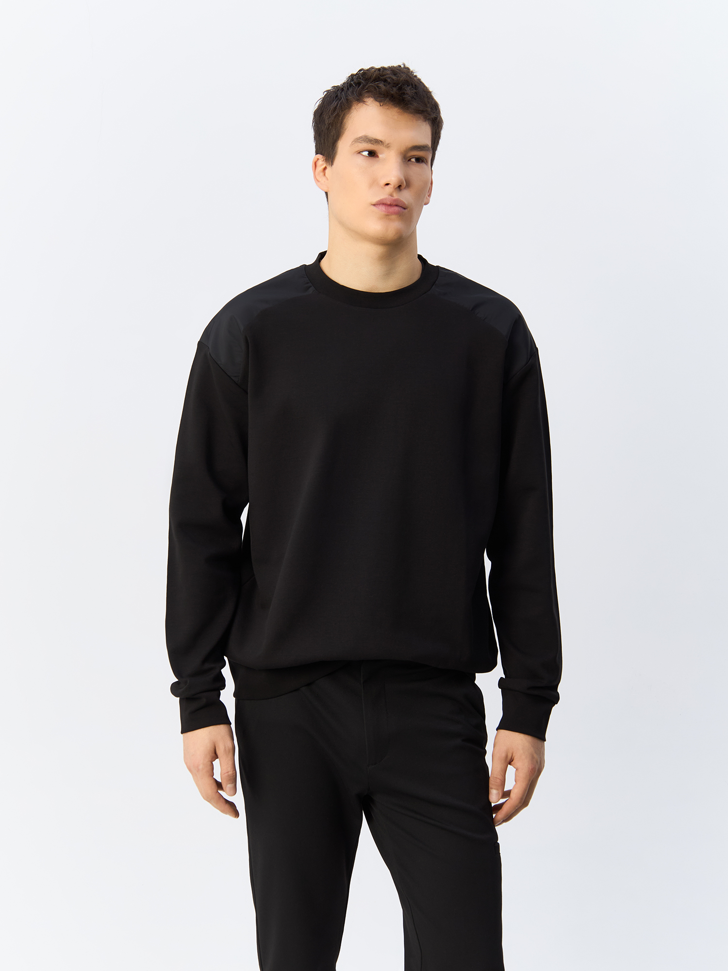 

Свитшот мужской Calvin Klein Mix Media K10K113091 черный M, Mix Media