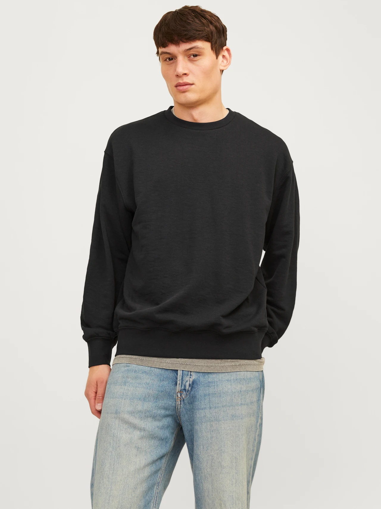 Свитшот мужской Jack & Jones Plain Sweatshirt 12257853 черный L