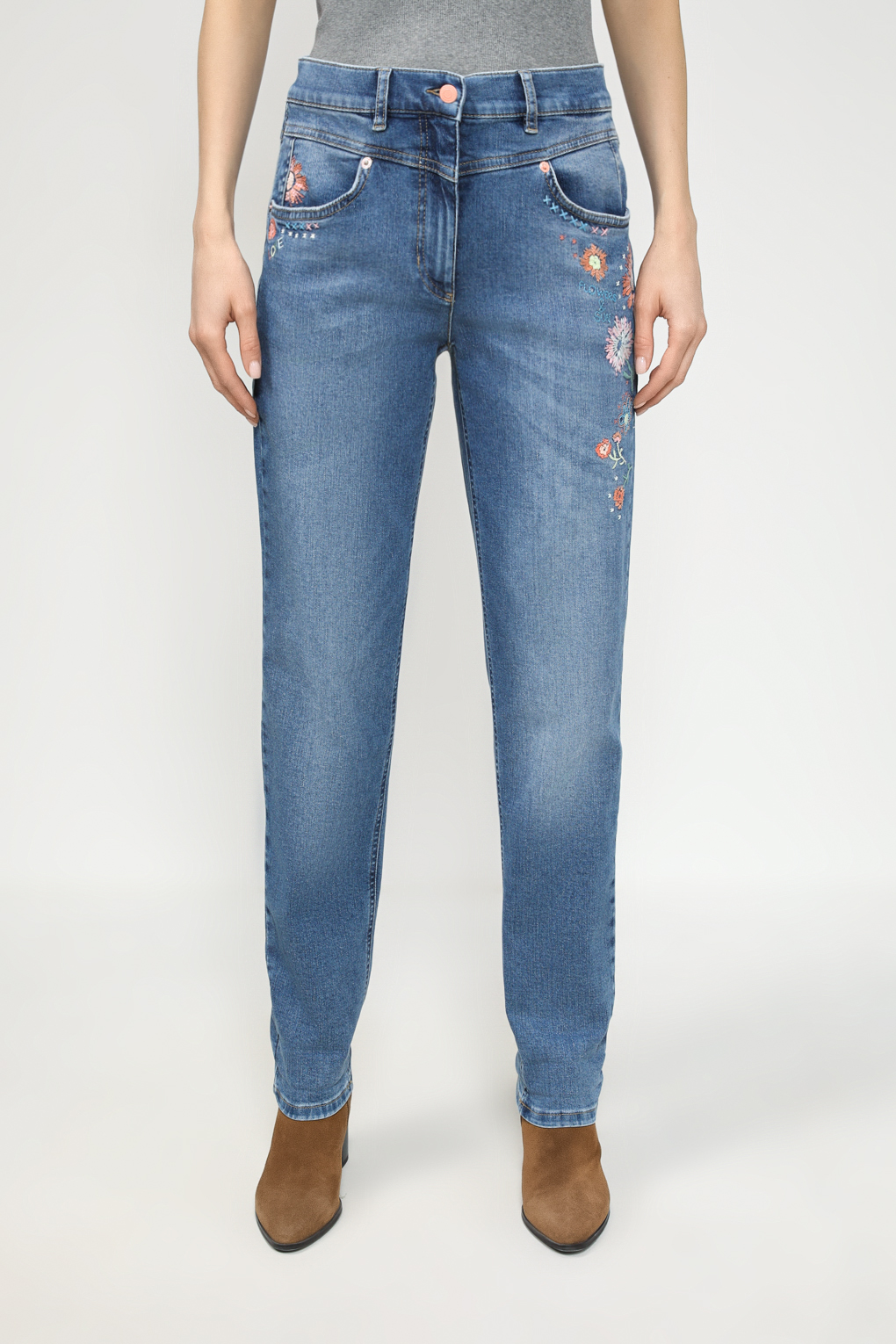 

Джинсы женские Gerry Weber 222032-66832 синие 44R, Синий, 222032-66832