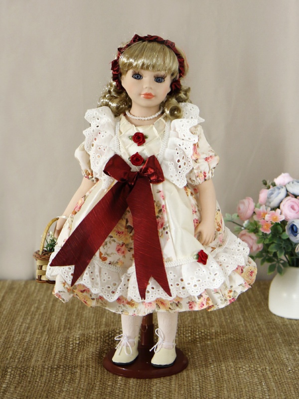 Кукла фарфоровая Devere 16' на подставке KSVA-YF-161197