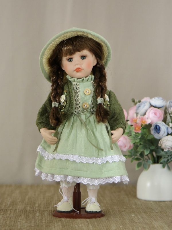 Кукла фарфоровая Devere 12' на подставке KSVA-YF-12592