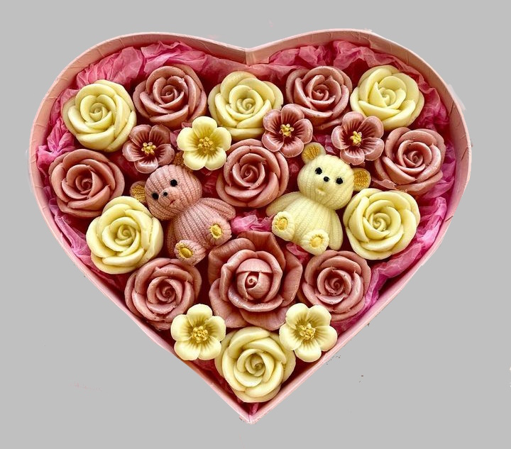 Шоколадные розы с мишками ShokoTrendy, в коробке, 320 гр