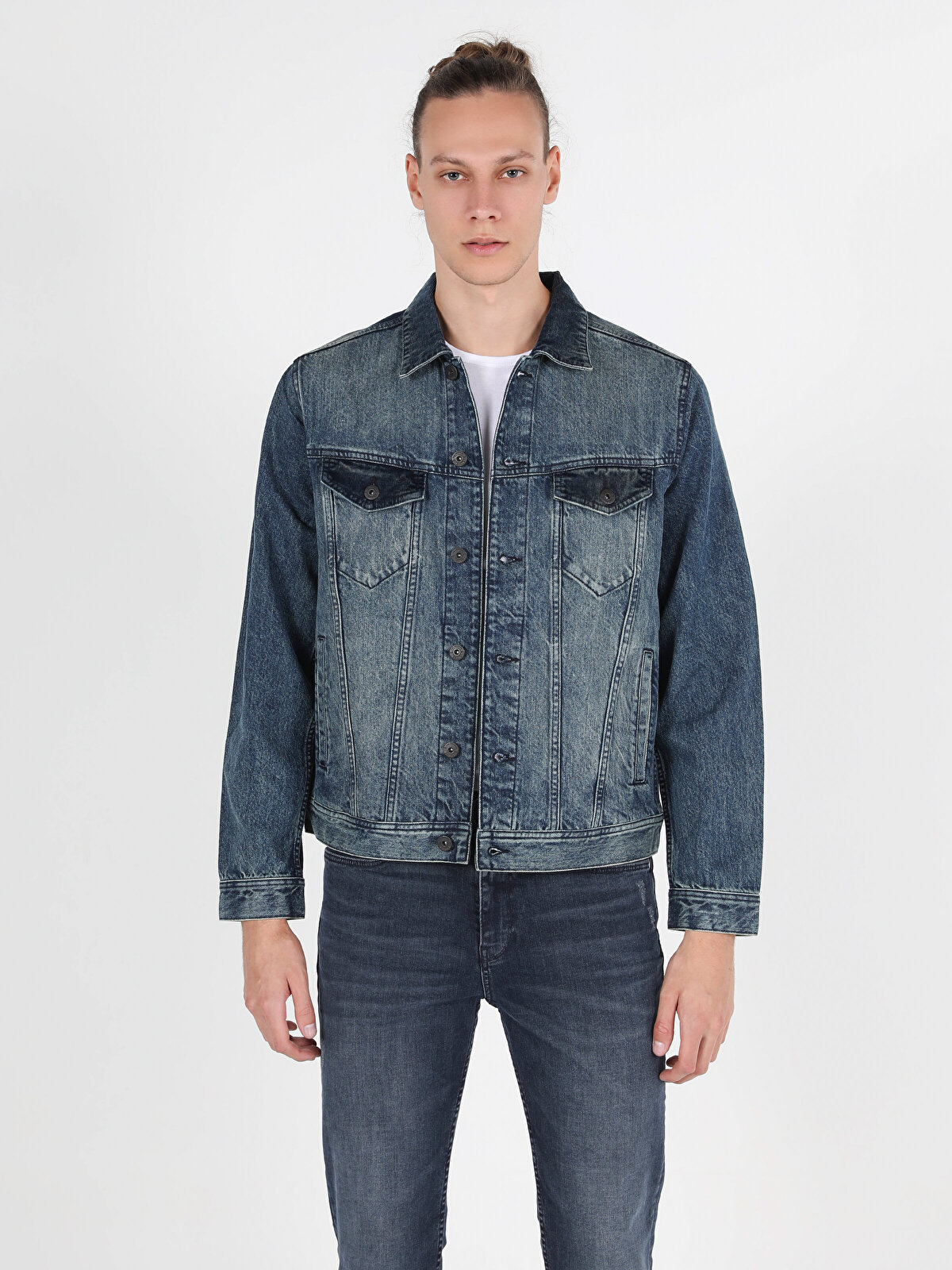 

Джинсовая куртка мужская Colin's CL1051279_Q1.V1_DN04945 синяя L, CL1051279_Q1.V1_DN04945