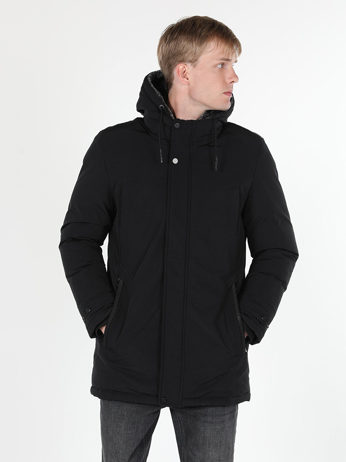 

Куртка мужская Colin's CL1060983_Q1.V1_BLK черная M, CL1060983_Q1.V1_BLK
