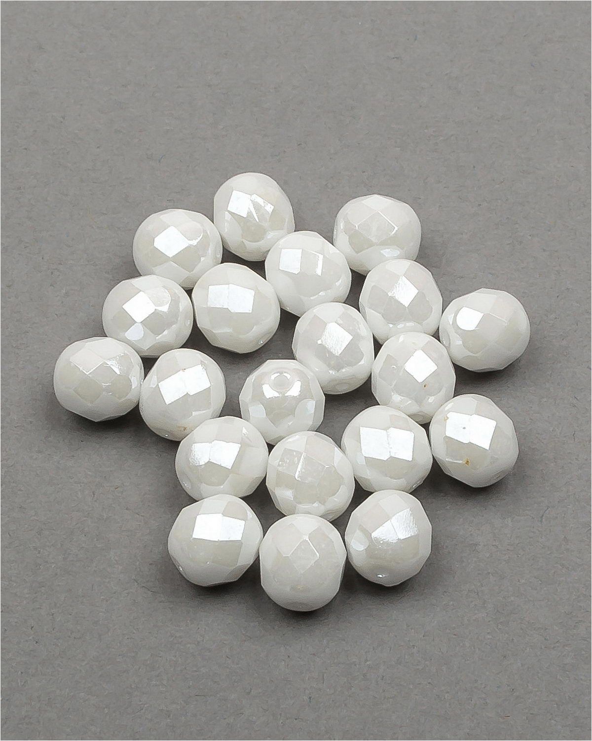 

Стеклянные чешские бусины Fire polished beads ганеные круг 8 мм Chalk White Shimmer 20шт, Белый, FP-8
